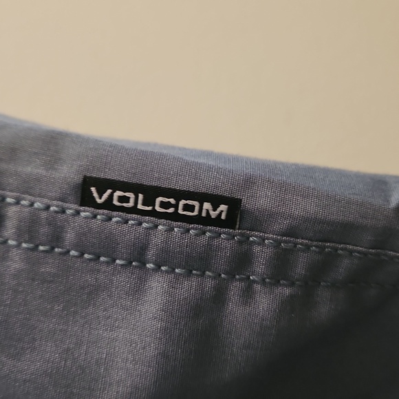Volcom short sleeve button down - Picture 4 of 5